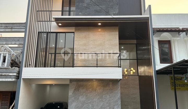 Rumah Brand New Dijual 3 Lantai Pejaten Timur Jakarta Selatan