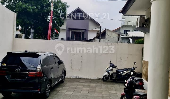 Ruko 2 Lantai Pinggir Jalan Dekat Tb Simatupang Jakarta Selatan