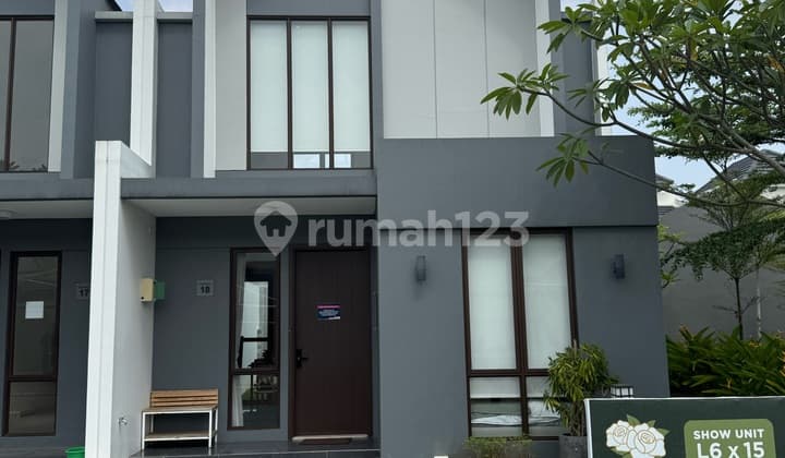 New Corner House Furnished Hoek Paramount Petals