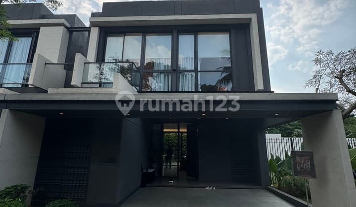 Rumah Mewah Belmont Homes, Lippo Village Karawaci