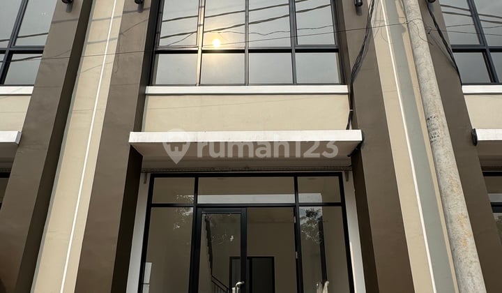 Ruko 2 Lantai Lokasi Boulevard Utama Aryana Karawaci
