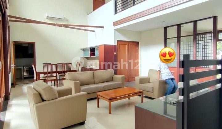 Rumah Minimalis Setra Duta Dengan Automatic Gate