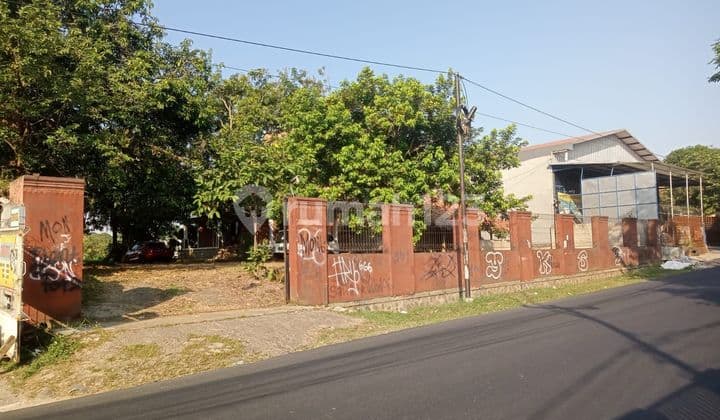 Tanah strategis di Pinggir jalan Purwakarta. SHM & Murah!!!