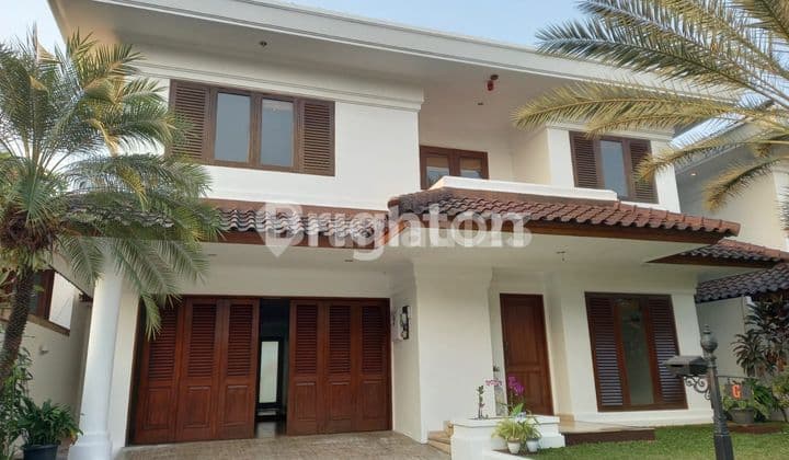 Rumah mewah +swimming pool di Pejaten Barat , jakarta selatan
