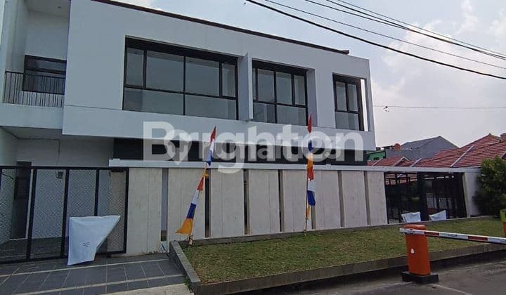 Rumah Hoek 2 lantai + Rooftop siap huni di Larangan, Kota Tangerang