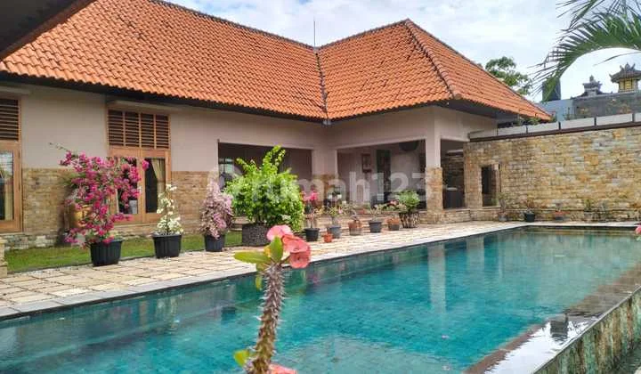 Villa Mewah di Daerah Sanur. Lokasinya Sangat Strategis