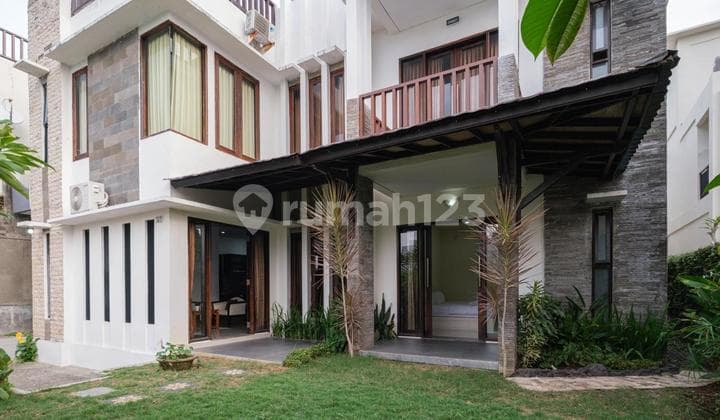 Rumah Taman dan Pemandangan Laut Dari Atap di Pecatu