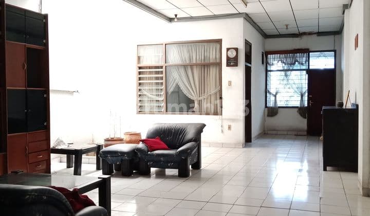 Ruko 3 lantai di Mainroad Kopo Bandung tengah kota ramai 2 arah