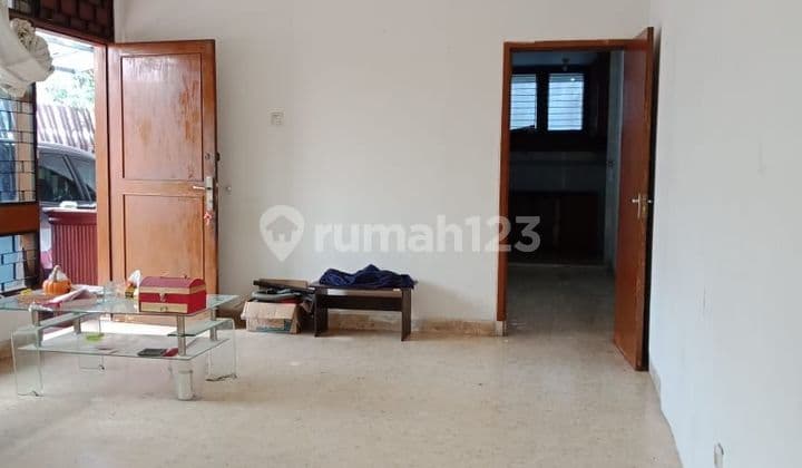 Rumah minimalis lokasi strategis pusat keramaian dekat mall dan perkantoran