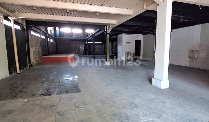 Ruko Tengah Kota Traffic Selalu Ramai