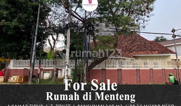 House for Sale in Menteng, Central Jakarta, Strategic Location