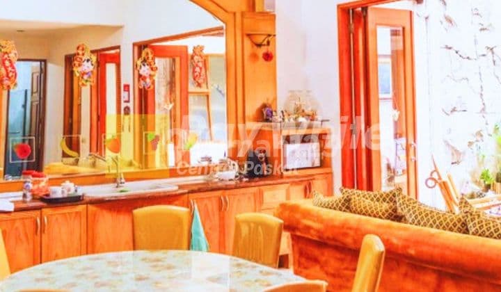 Ruko Strategis di Mainroad Naripan Bandung