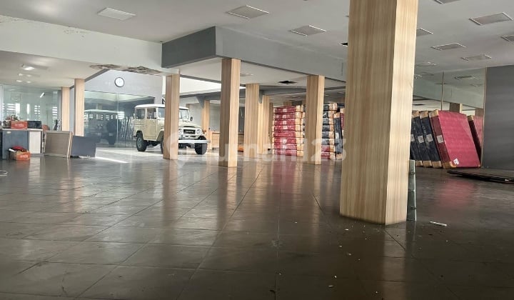 Ruang Usaha Strategis, Siap Pakai Di Mmlainroad Cihampelas