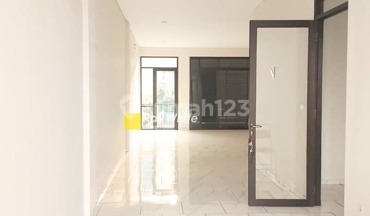 Ruko 3 Lantai di Mainroad Moch Toha Bandung