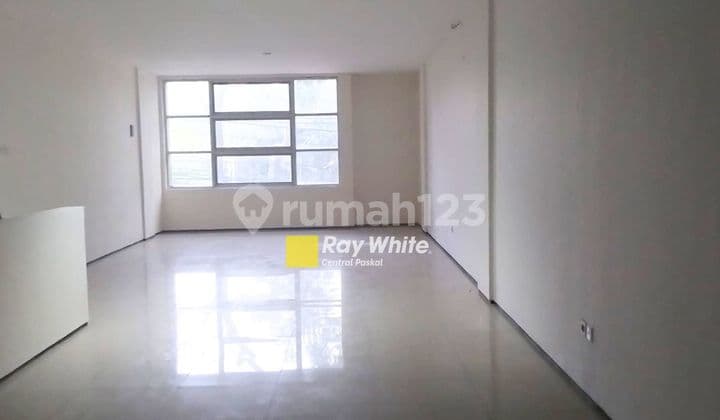 New and Strategic Shophouse on Main Road Karapitan, Bandung