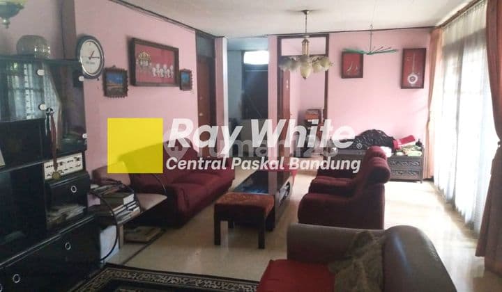 Comfortable House on Dago Main Road, Bandung City