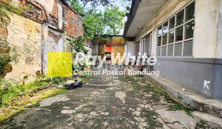 Rumah Lama Dengan Lokasi Strategis di Mainroad dan Tengah Kota Bandung Cocok Untuk Gudang dan Usaha Lainnya