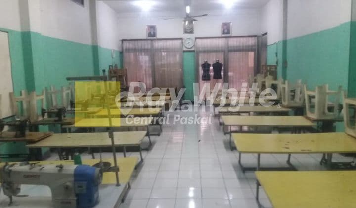 Well-Maintained Shophouse for Office in Ciateul, Bandung (For Rent)