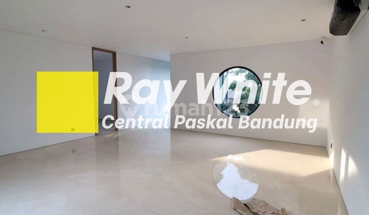 Luxury House in the Elite Citra Sun Garden Housing Estate, Semarang