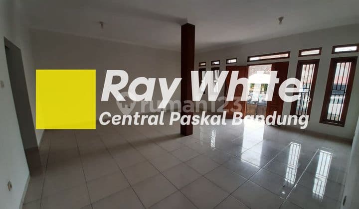 Shop house on Pasundan Street, Bandung