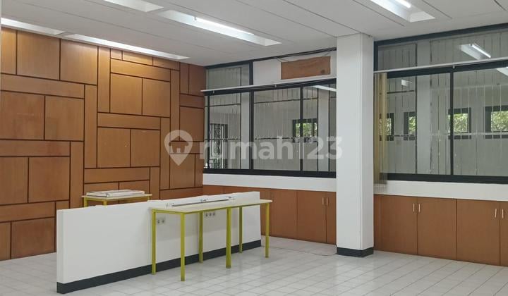 Main Road Juanda Business Space in Good Condition