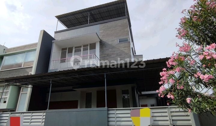 Rumah Siap Huni 2,5 Lantai Di Villa Kebon Jeruk Jakarta Barat
