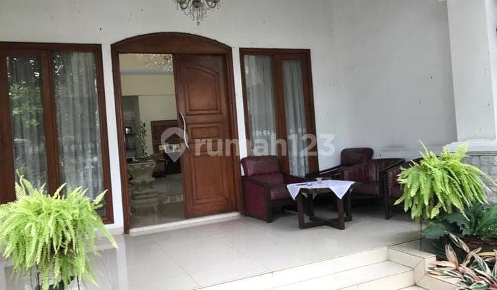 RUMAH MENTENG HADAP TIMUR LUXURY LAYOUT KOTAK