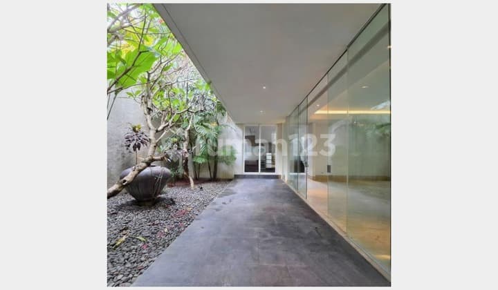 Modern Brawijaya House Prestigious Environment Safe Green Ready to Occupy