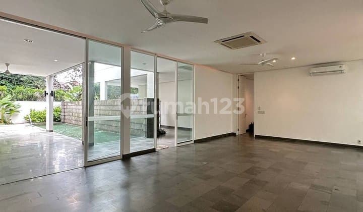 Disewakan Rumah Siap Huni SHM Kebayoran Baru Jakarta Selatan