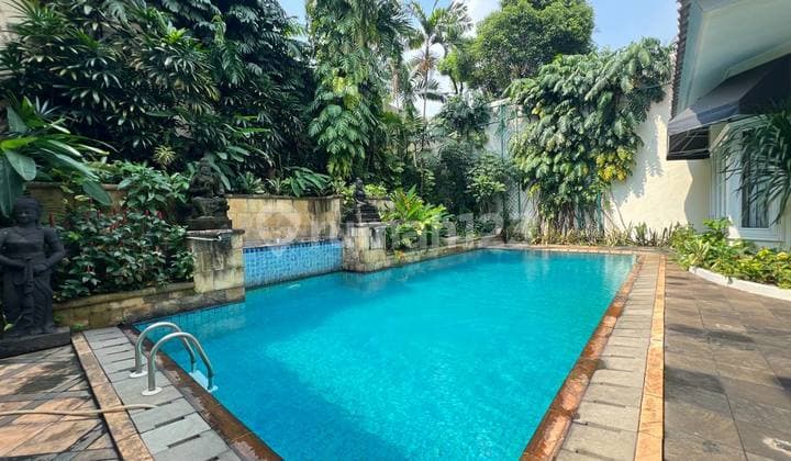 Sewa Rumah Menteng Mewah Siap Huni Area Tenang