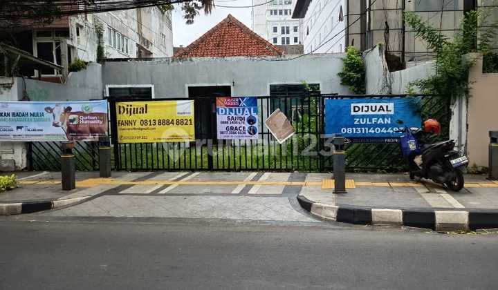 Rumah Menteng Jalan Raya Under Market bisa Bangun Gedung 4 Lantai
