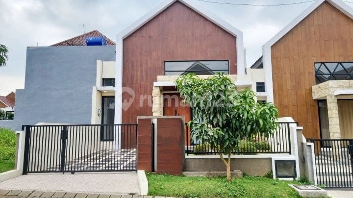 Rumah Minimalis Lingkungan Nyaman di Perumahan Austinville, Tidar Malang
