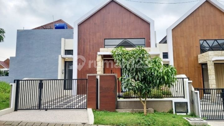 Rumah Minimalis Lingkungan Nyaman di Perumahan Austinville, Tidar Malang