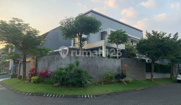 Rumah Mewah Semi Furnish di Istana Dieng, Dieng Malang