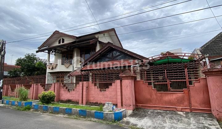Rumah Lahan Besar di Area Papa - Papa, Soekarno Hatta ( Suhat ) Malang