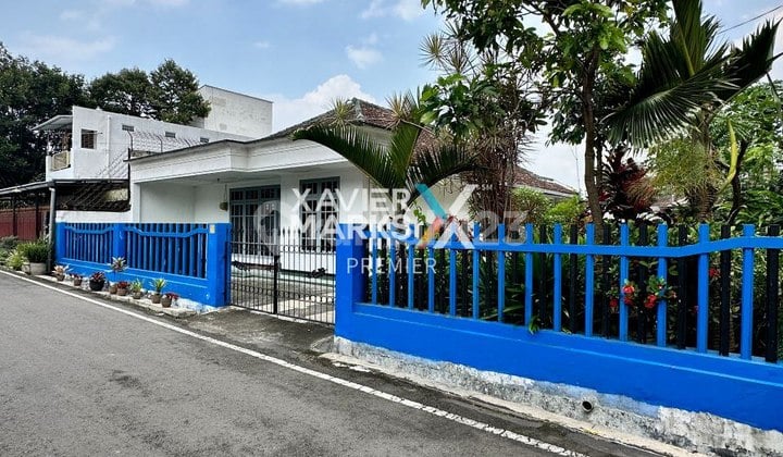 Rumah dengan Halaman Luas di Karanglo Indah, Blimbing Malang