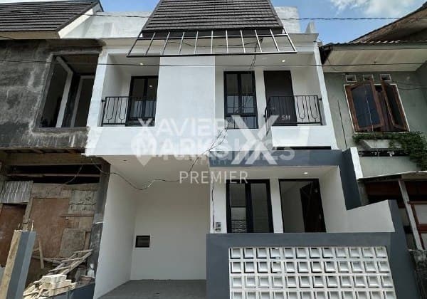 Rumah Minimalis Modern di Area Ikan Cakalang, Blimbing Malang