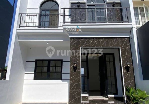 Rumah American Classic di Ikan Ikan, Lowokwaru Malang