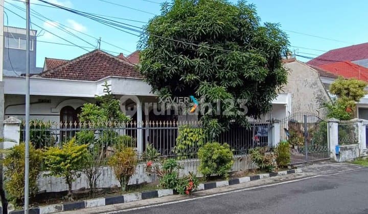 Rumah Klasik & Terawat di Daerah Pulau - Pulau, Klojen Malang