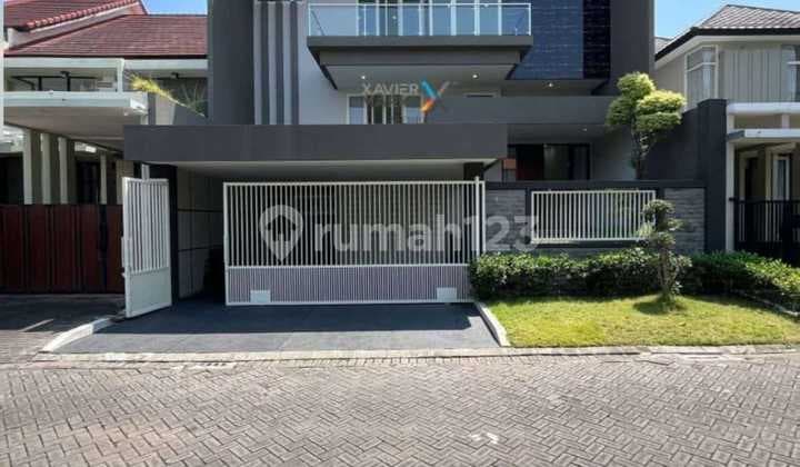 Rumah Baru Megah 2,5 Lantai di Greenwood Boulevard, Araya Malang