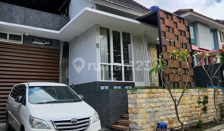 Villa Modern dan Artistik Siap Operasional di Ngaglik, Batu Malang