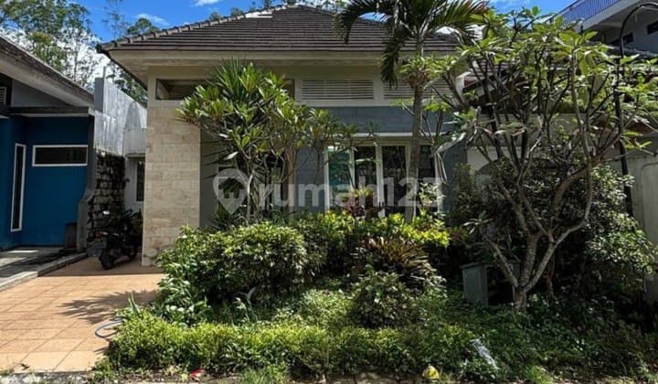 Rumah Villa di Kusuma Pinus, Batu Malang