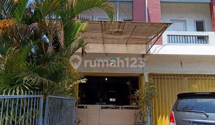 Ruko 3 Lantai Lokasi Strategis Daerah Pulau - Pulau, Klojen Kota Malang