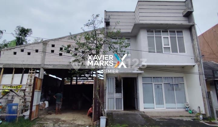 Rumah 2 Kavling Kondisi Baik di Oma View, Cemorokandang Malang