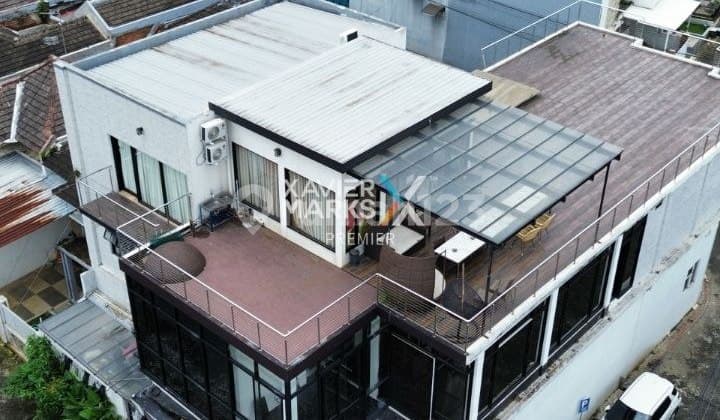 Rumah Villa Mewah di Karangploso, Malang