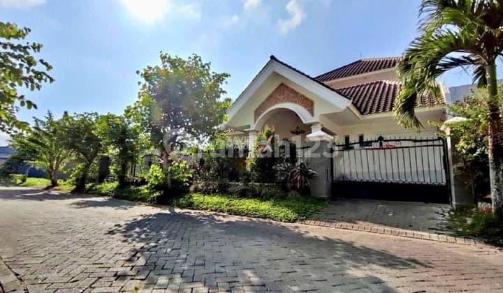Rumah Sangat Terawat Full Furnish di Cluster Golf Kota Araya, Blimbing Malang