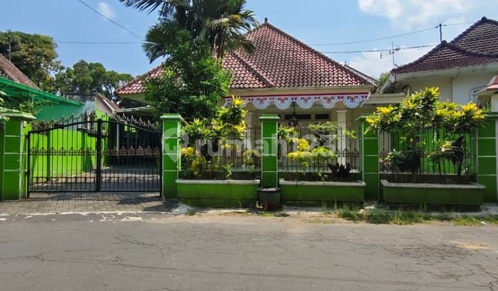 Rumah Classic Terawat Lokasi Daerah Gunung - Gunung, Klojen Malang