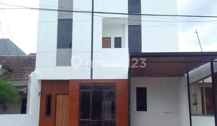 Di Jual Rumah Siap Huni - Graha Raya Bintaro