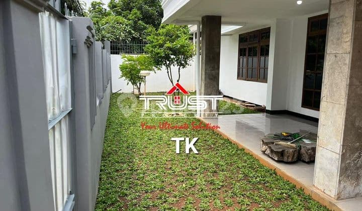 Newly Renovated Ready-to-Occupy House for Sale in Gandaria, Kebayoran Baru, South Jakarta