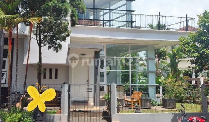 Rumah 3 Lantai di Perumahan Puri gading Dekat Tol Jatiwarna Bekasi